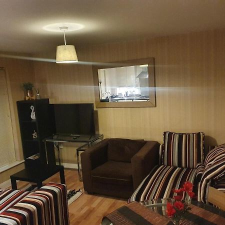 Two Bedroom Apartment, Free Parking, Close To Uclan And Free Wifi Preston  Extérieur photo