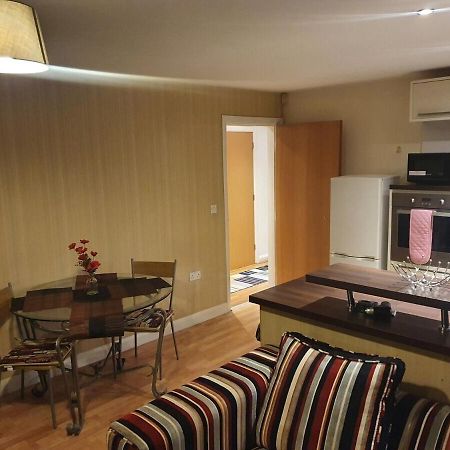 Two Bedroom Apartment, Free Parking, Close To Uclan And Free Wifi Preston  Extérieur photo