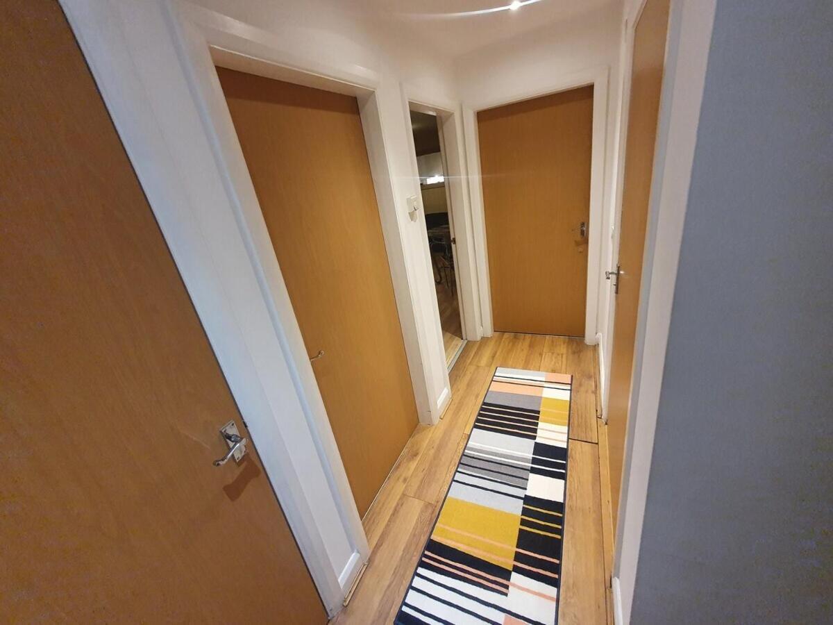 Two Bedroom Apartment, Free Parking, Close To Uclan And Free Wifi Preston  Extérieur photo