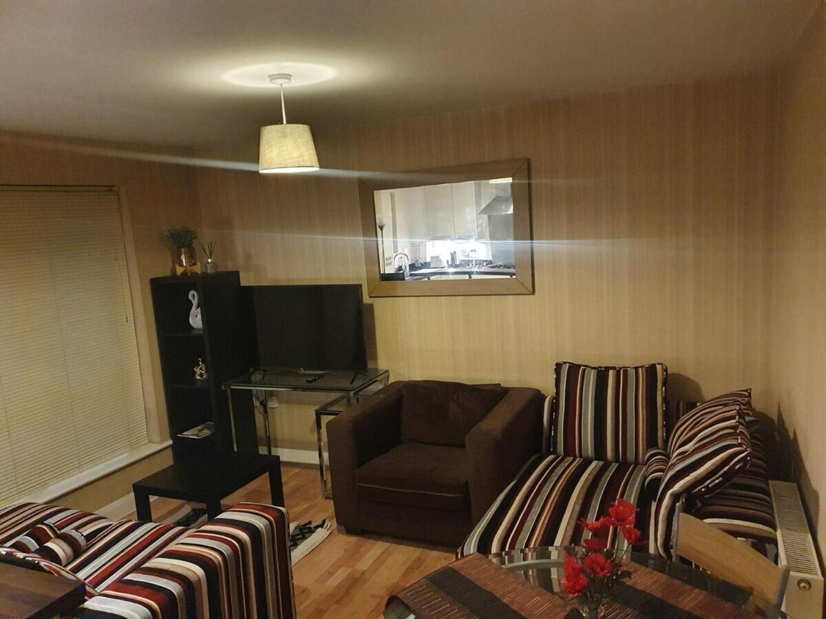 Two Bedroom Apartment, Free Parking, Close To Uclan And Free Wifi Preston  Extérieur photo