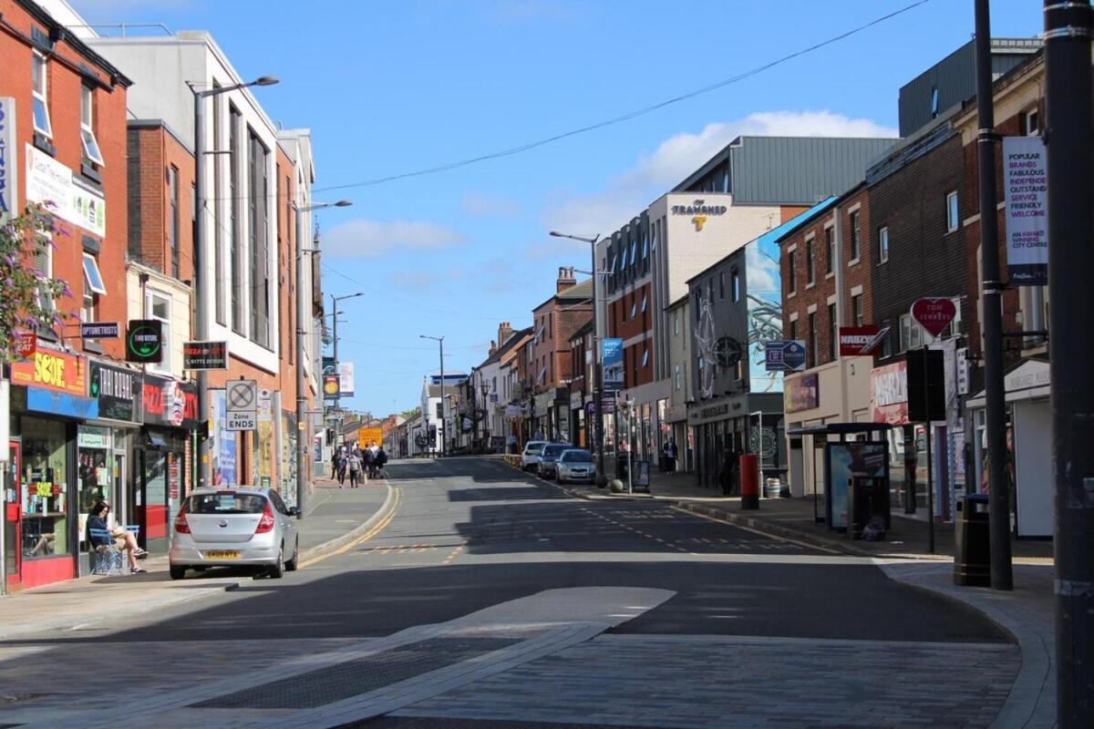 Two Bedroom Apartment, Free Parking, Close To Uclan And Free Wifi Preston  Extérieur photo