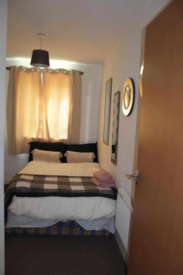 Two Bedroom Apartment, Free Parking, Close To Uclan And Free Wifi Preston  Extérieur photo