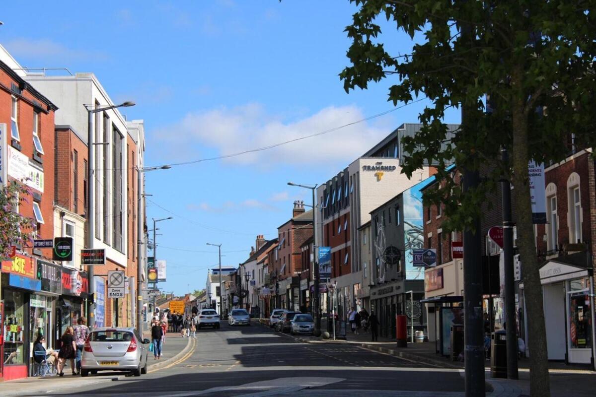 Two Bedroom Apartment, Free Parking, Close To Uclan And Free Wifi Preston  Extérieur photo
