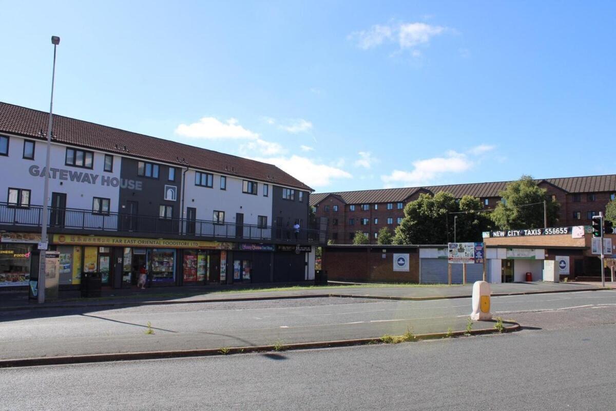 Two Bedroom Apartment, Free Parking, Close To Uclan And Free Wifi Preston  Extérieur photo