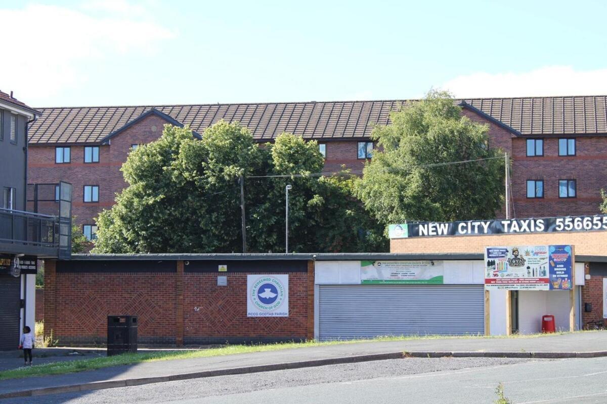 Two Bedroom Apartment, Free Parking, Close To Uclan And Free Wifi Preston  Extérieur photo