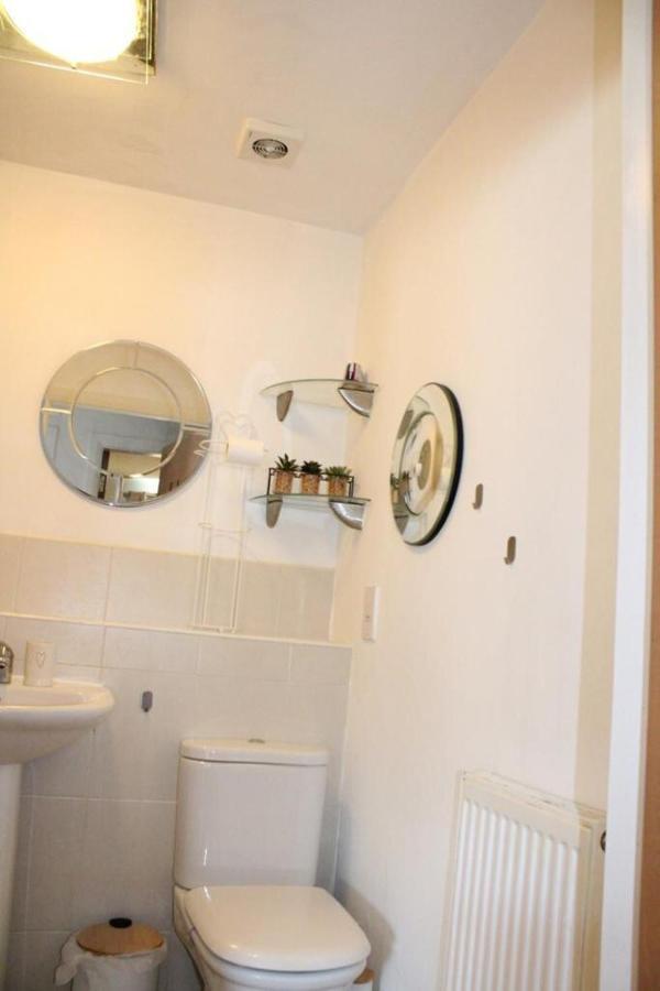 Two Bedroom Apartment, Free Parking, Close To Uclan And Free Wifi Preston  Extérieur photo